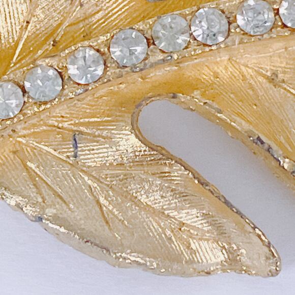 Vintage Gold Tone Leaf Rhinestone Stem Brooch Classic Mid Century Jewelry - Picture 7 of 11